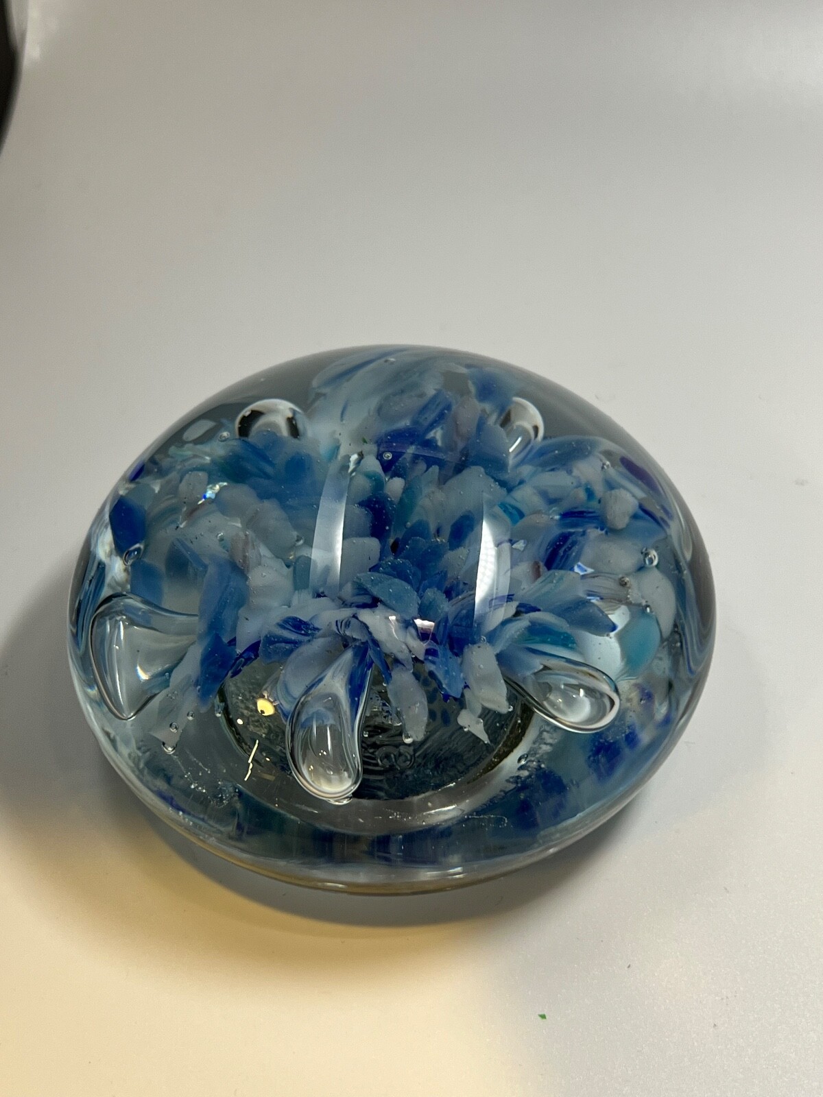 Kent Helms Blue & White Flowers w/Control Bubbles Paperweight 4” W x 2″ T