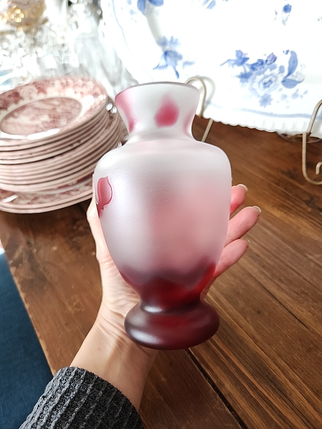 1920’s Art Nouveau Acid Etched 6.3/4″ Textured Glass Vase Florals