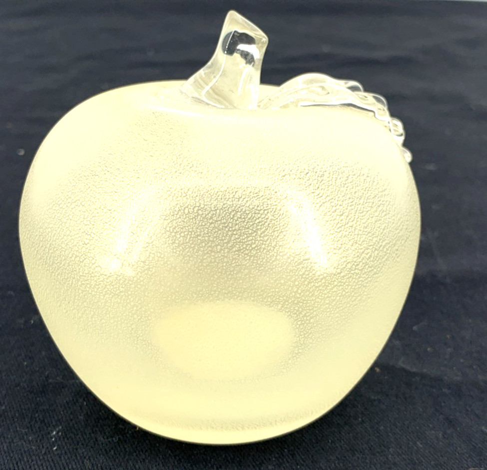 Silvestri Glass Apple Gold Dust Clear Matte Art Glass Paperweight Vintage