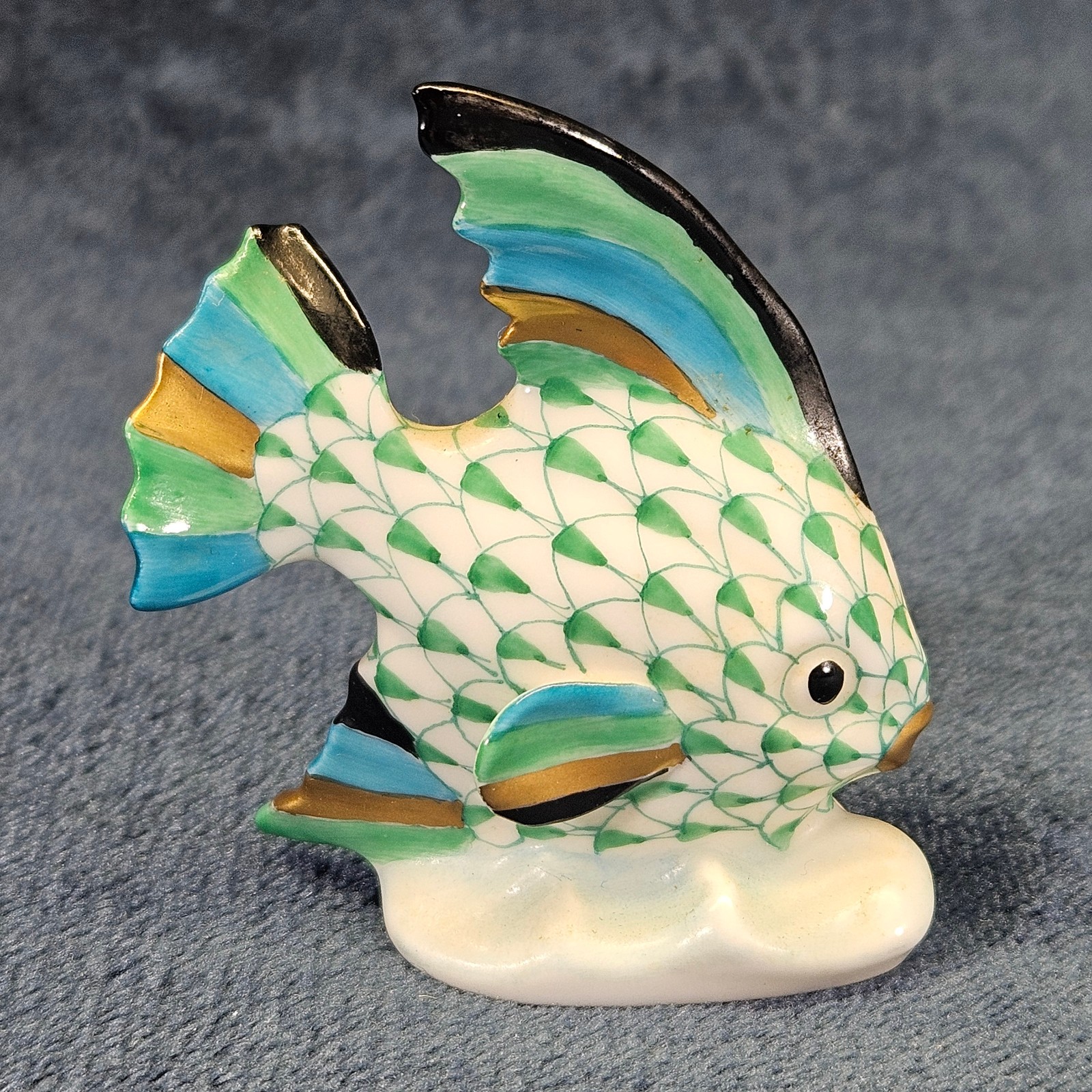 HEREND Green Fishnet Angel Table Fish