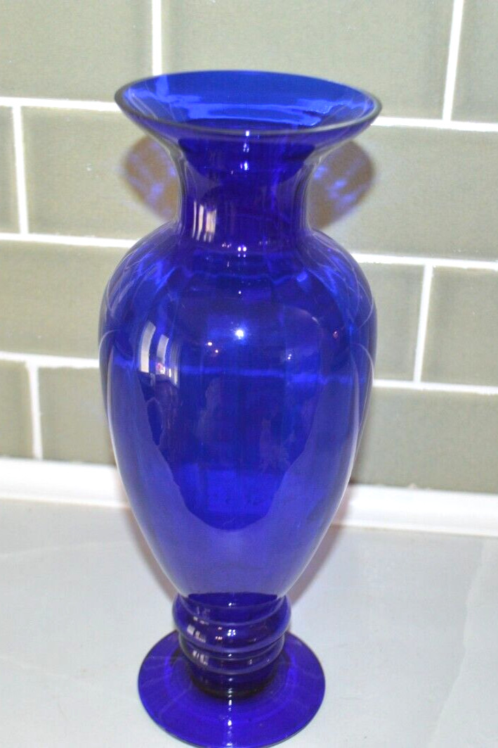 Vintage Cobalt Blue Vase, Hand Blown Glass,11.5 inches high, 5 inches diameter