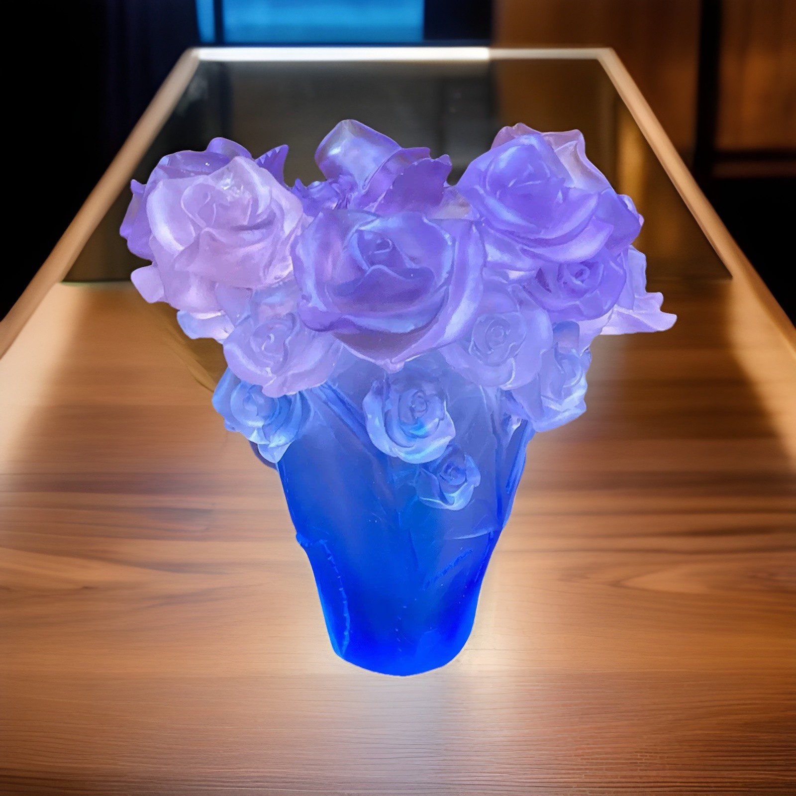 Nancy Daum Style Blue Ombré Vase H7” Heavy Art Glass Maker Unknown Crystal Art