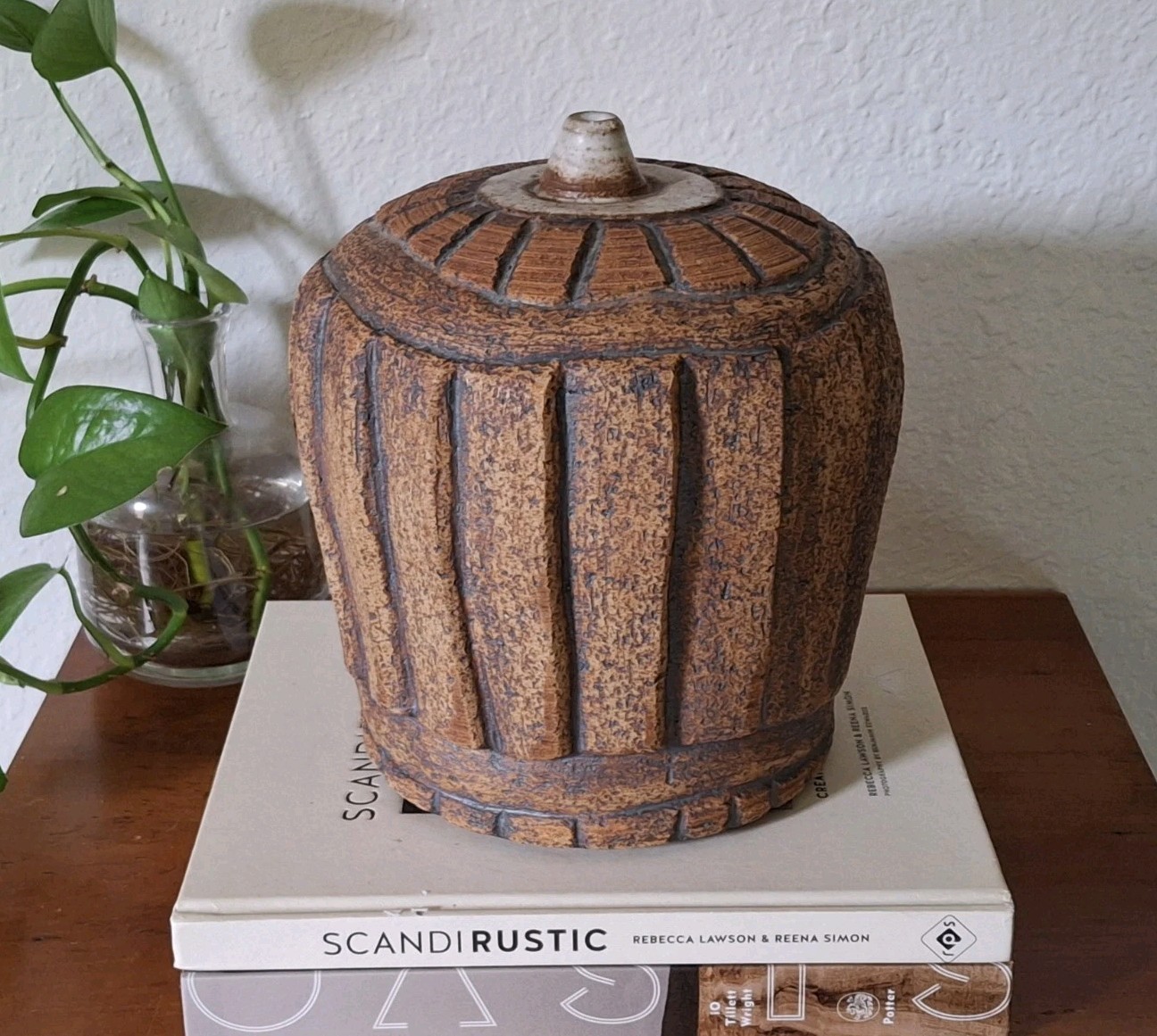 Mid Century Stoneware Pottery Vase Incised Texture Signed Wabi Sabi 9″ Natural