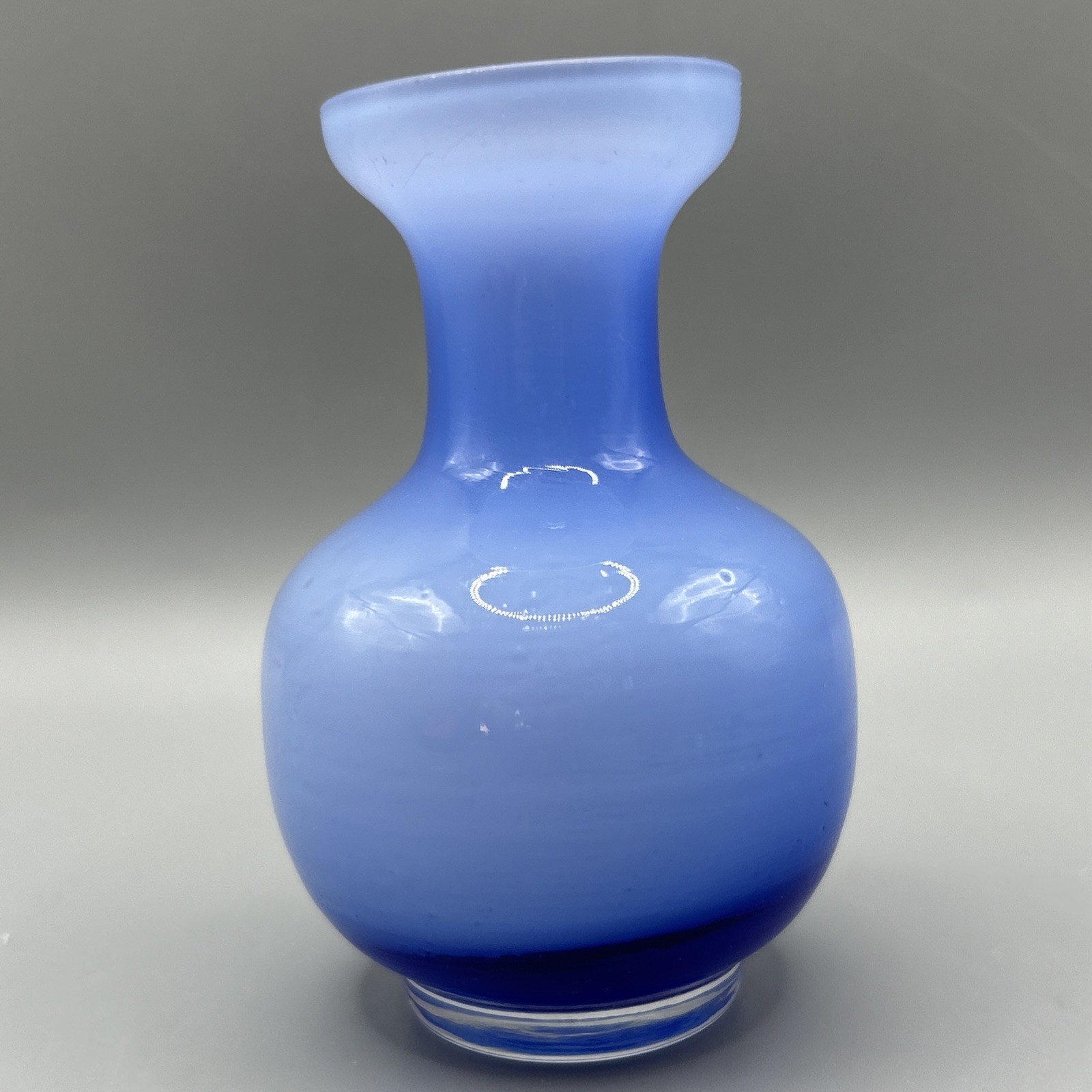 Murano-Style Cased Blown Glass Bud Vase Blue Over Cobalt 3.5” Tall x 2.25”D