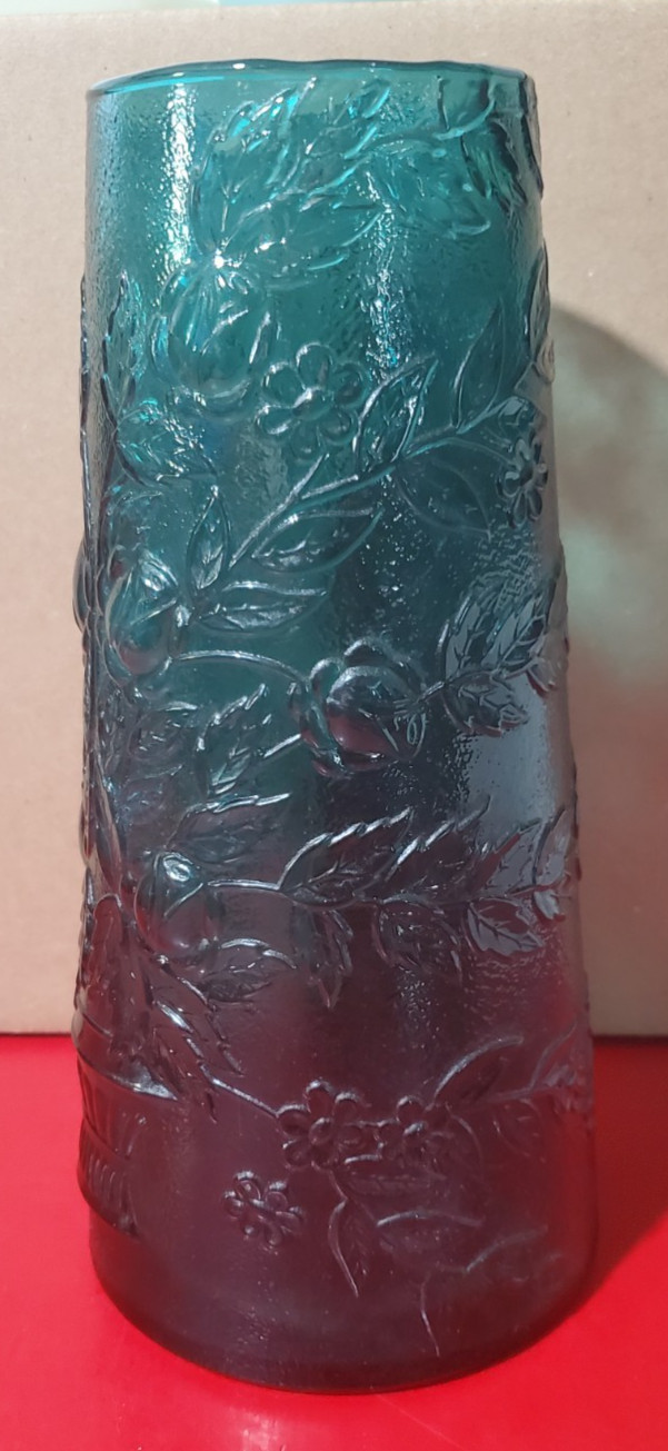 Vtg Mid Century Mold-Blown Art Glass Vase in Striking Teal or Emerald Blue Green