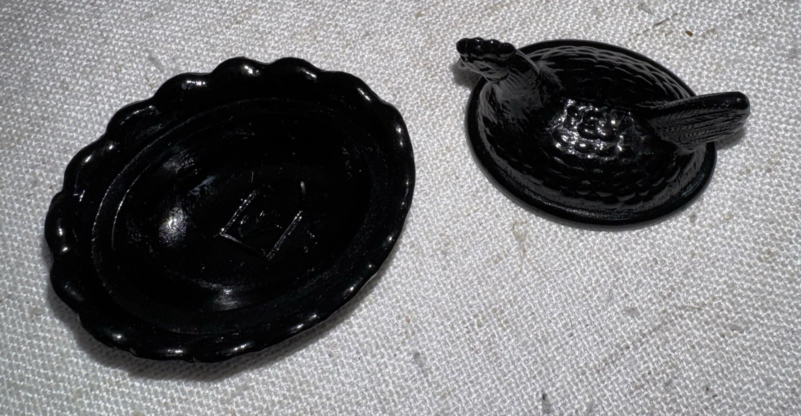 Boyd Crystal Art Glass Chick Salt HEN on NEST Mini HON #57 Ebony Black Chicken