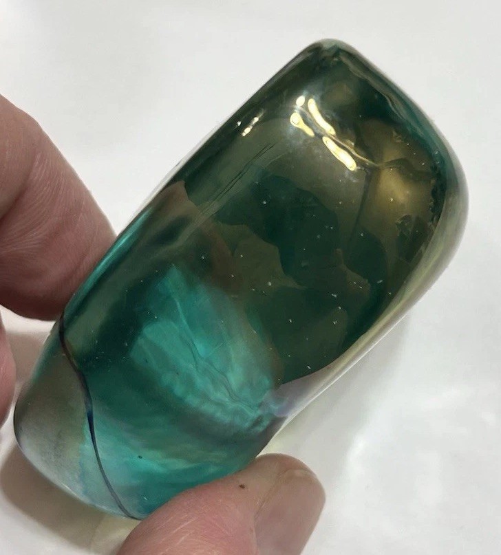Robert Held Iridescent Green Purple Violet Heart Art Glass Paperweight Canada