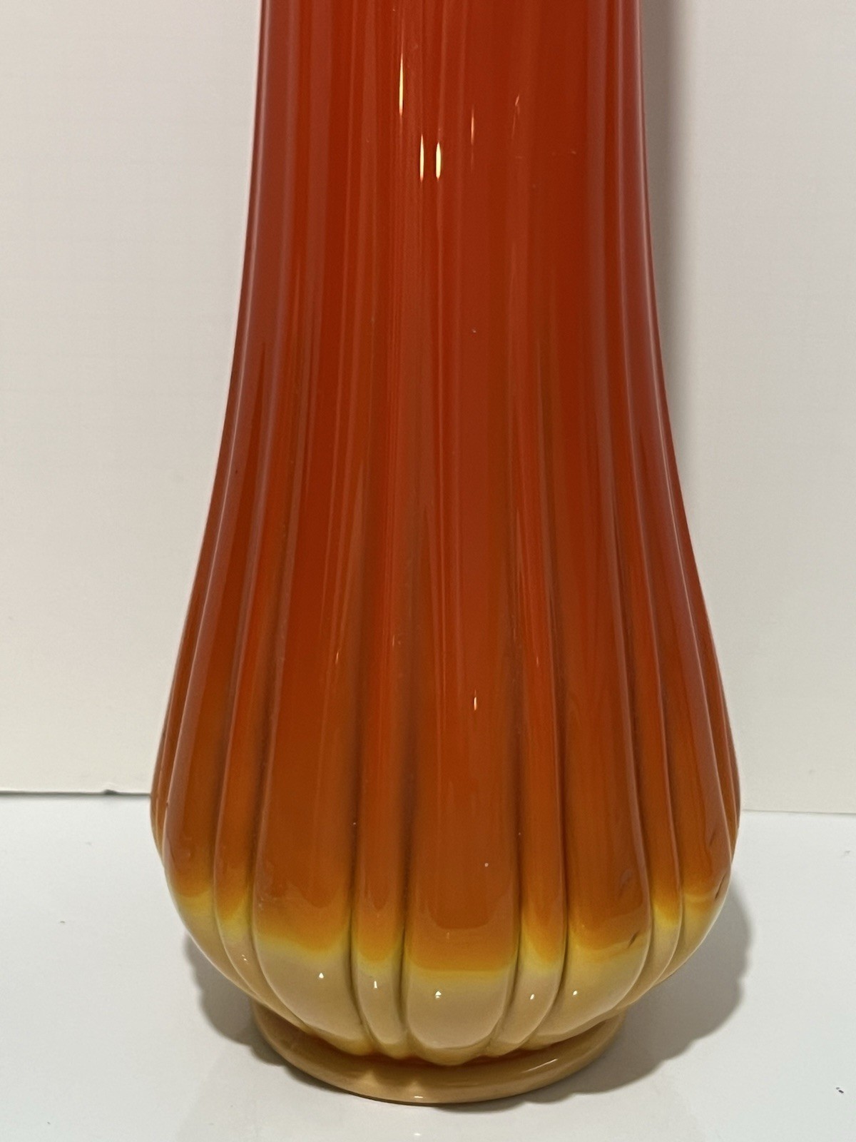 L.E. Smith Bittersweet Ribbed Swung Art Glass Vase 22” Orange Vtg