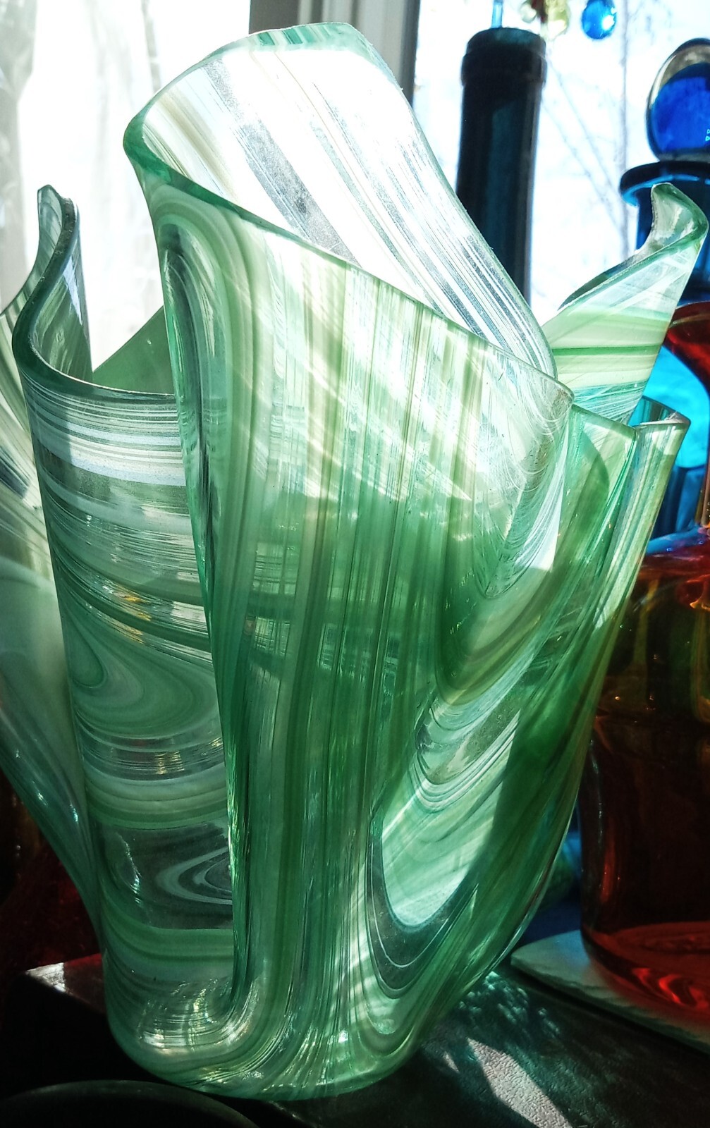 Stunning Signed Green & White Swirl Handkerchief Art Glass Vase 7″x7.5″x7.5″