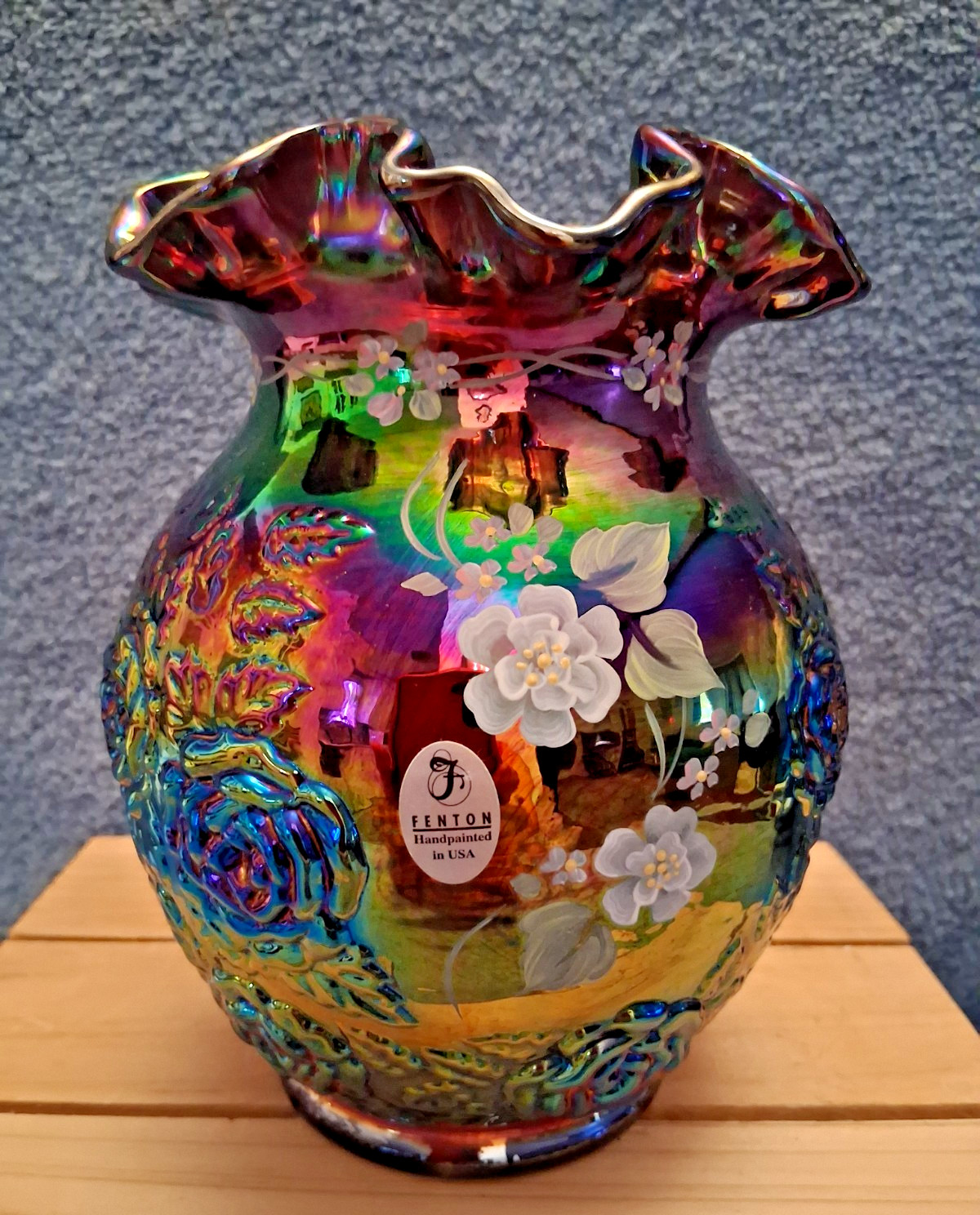 VTG. FENTON PLUM CARNIVAL GLASS VASE WITH RUFFLED TOP & EMBOSSED ROSES **MINT**