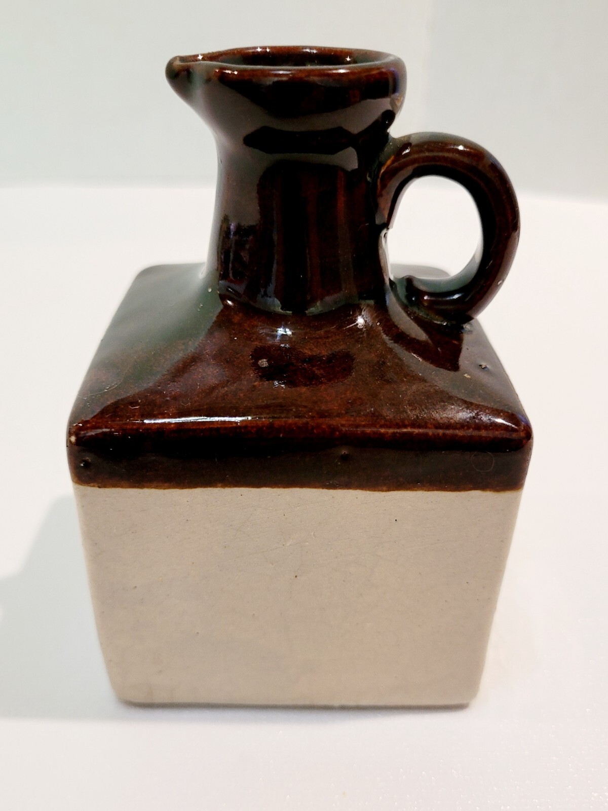 VTG BROWN/TAN STONEWARE POTTERY JUG-SMALL SQUARE 4 1/8″ HI–NO ID MARKS