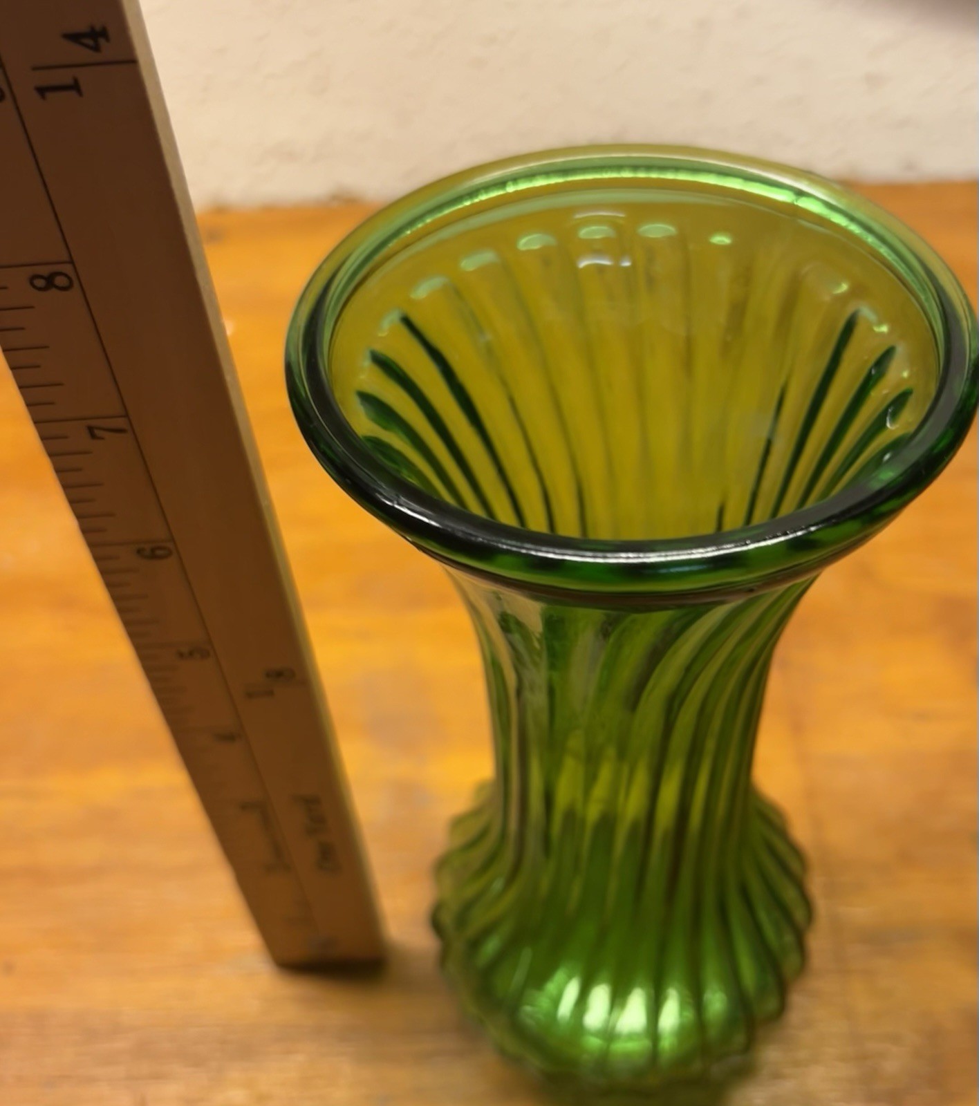 Vintage Hoosier Glass 4069 Avocado Green Swirl Optic Vase 8” Mid Century #8