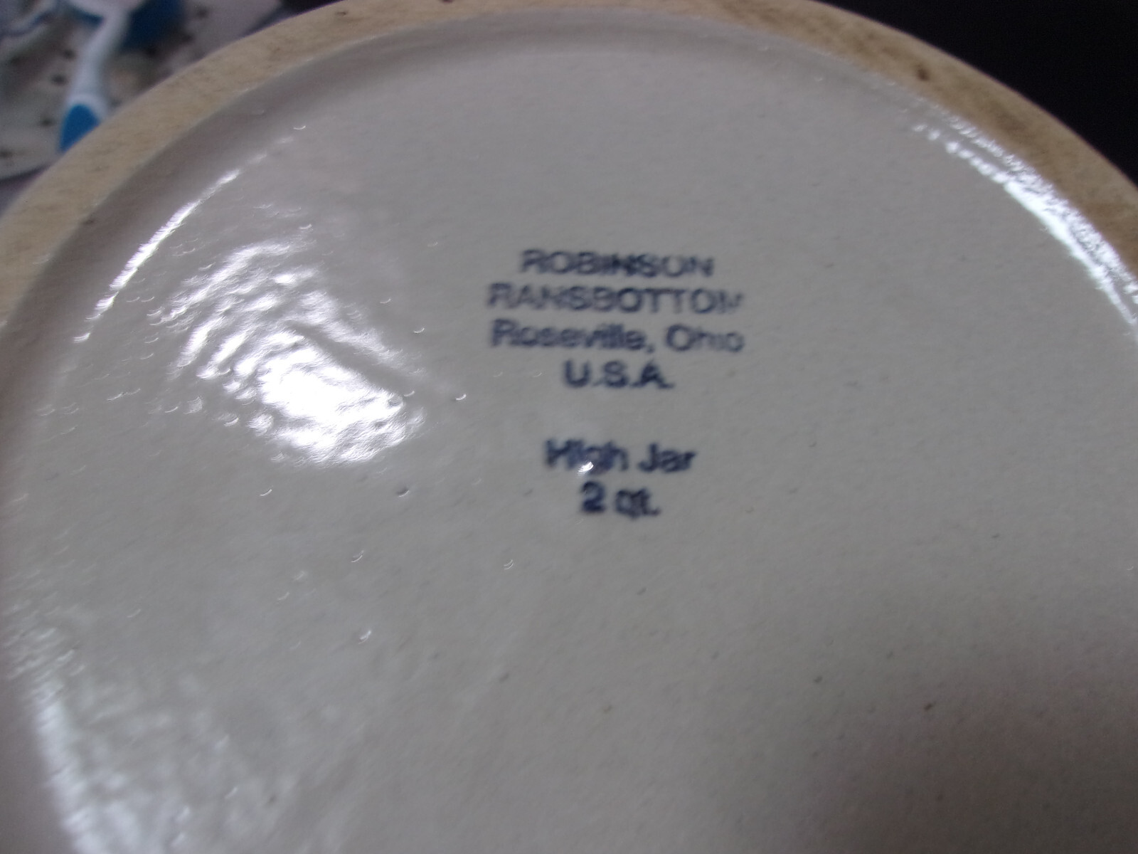 Robinson Ransbottom Roseville, Ohio 2 qt Crock w/ Floral design pottery 6″
