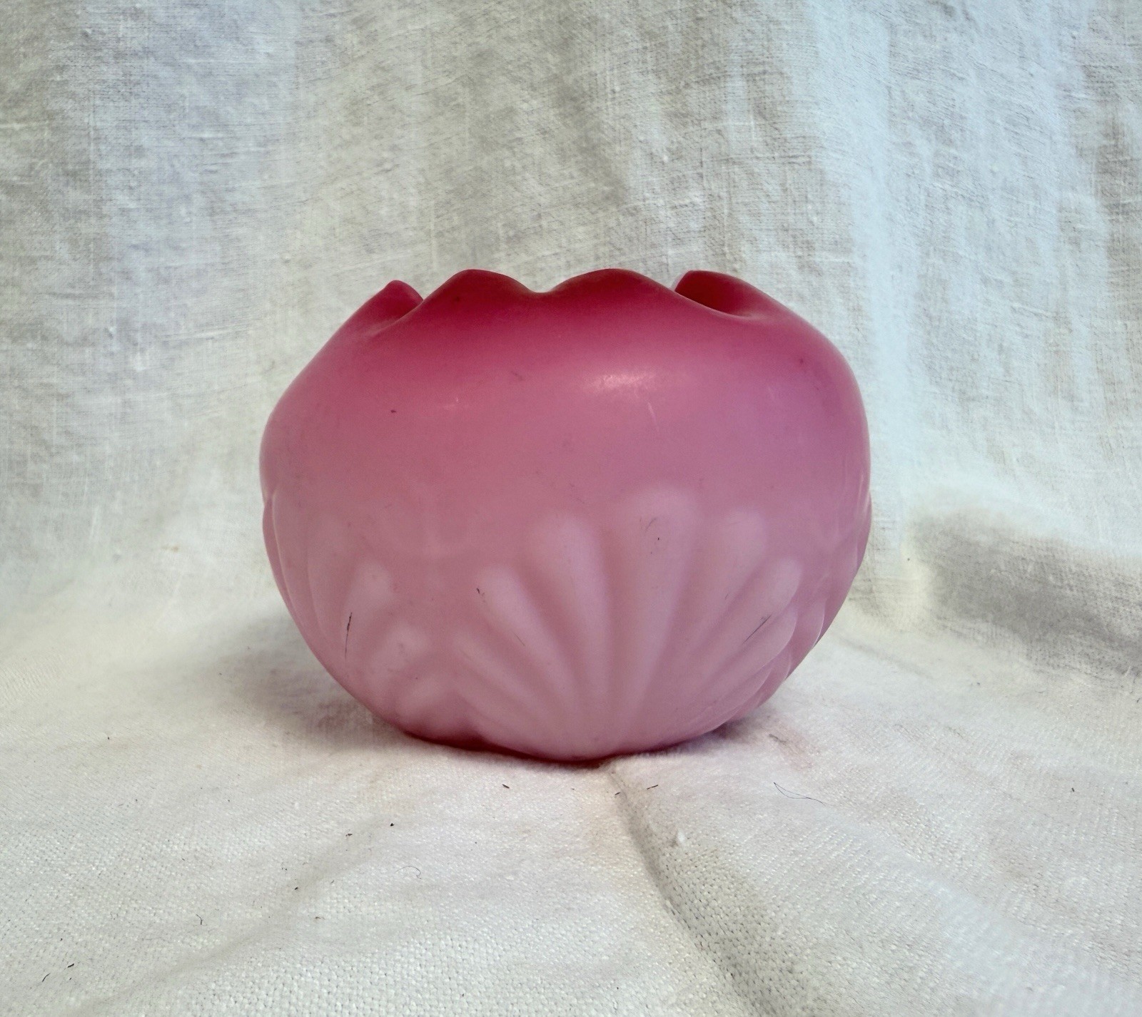 Pink satin pinch bowl rose vase glass