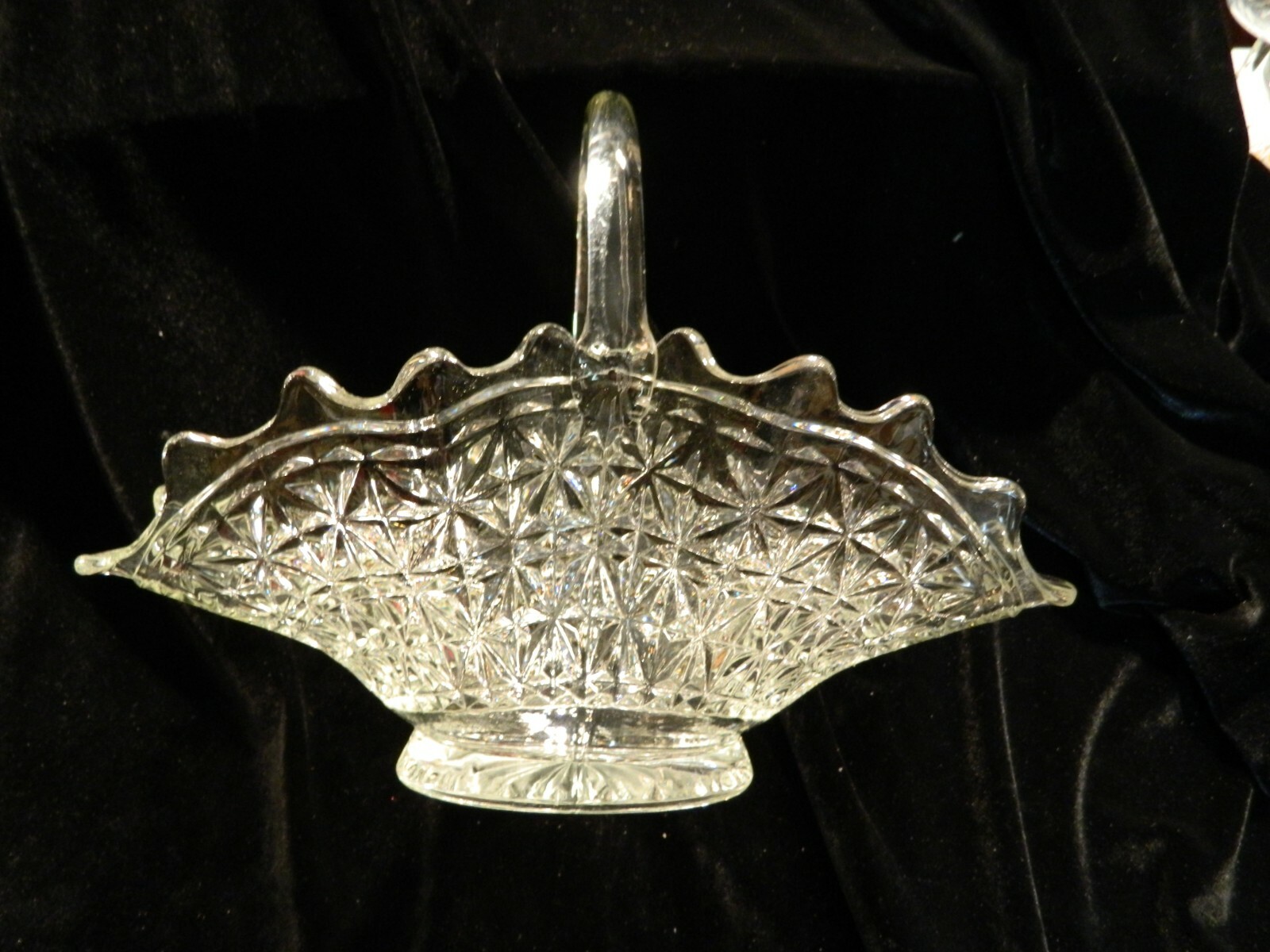 VTG Clear Heavy Glass Basket With Handle Fruit Bowl Eggs Flowers