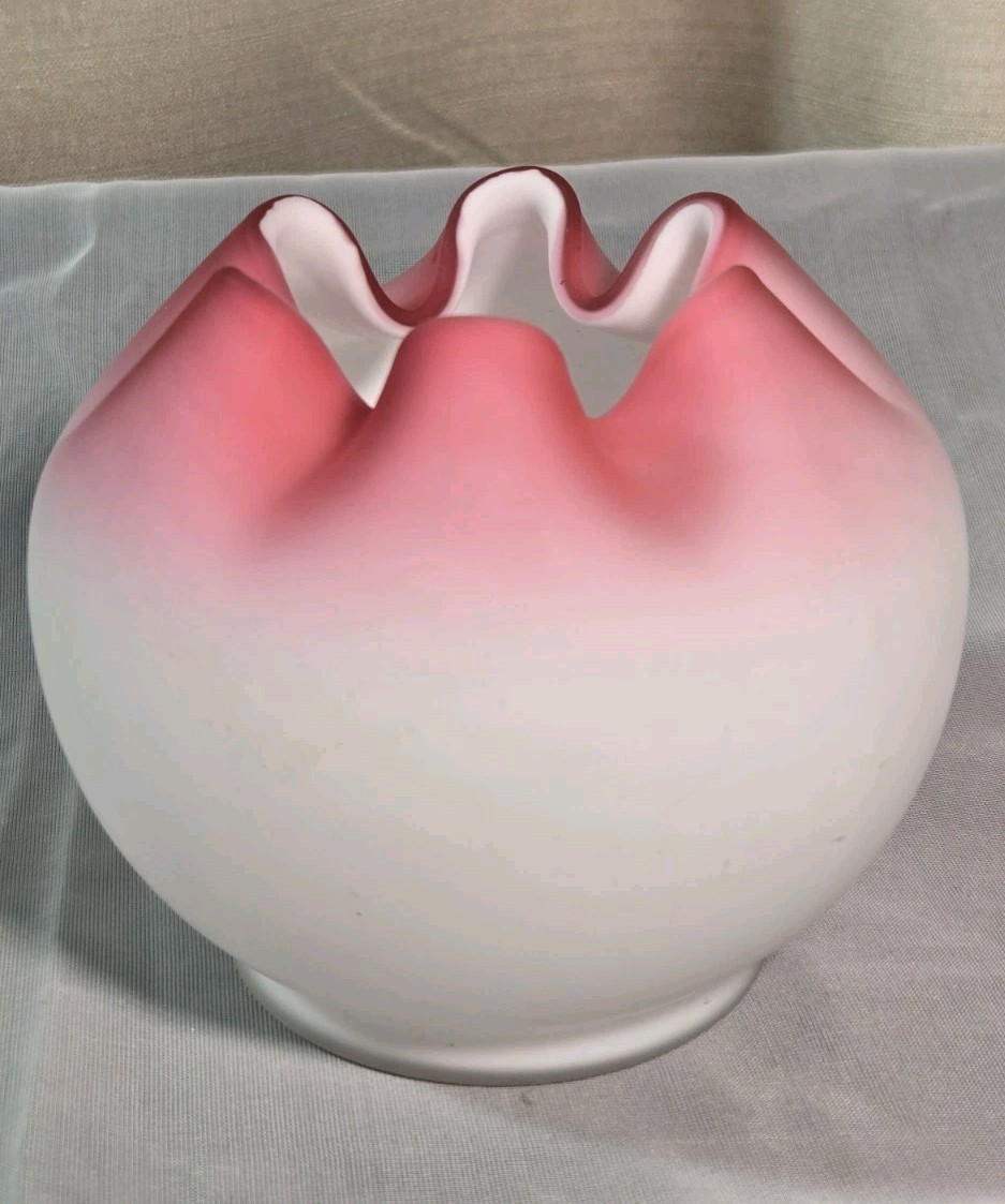 Pink Ombre Satin Cased Glass Vase Rose Vintage 4″ Ruffled Edge