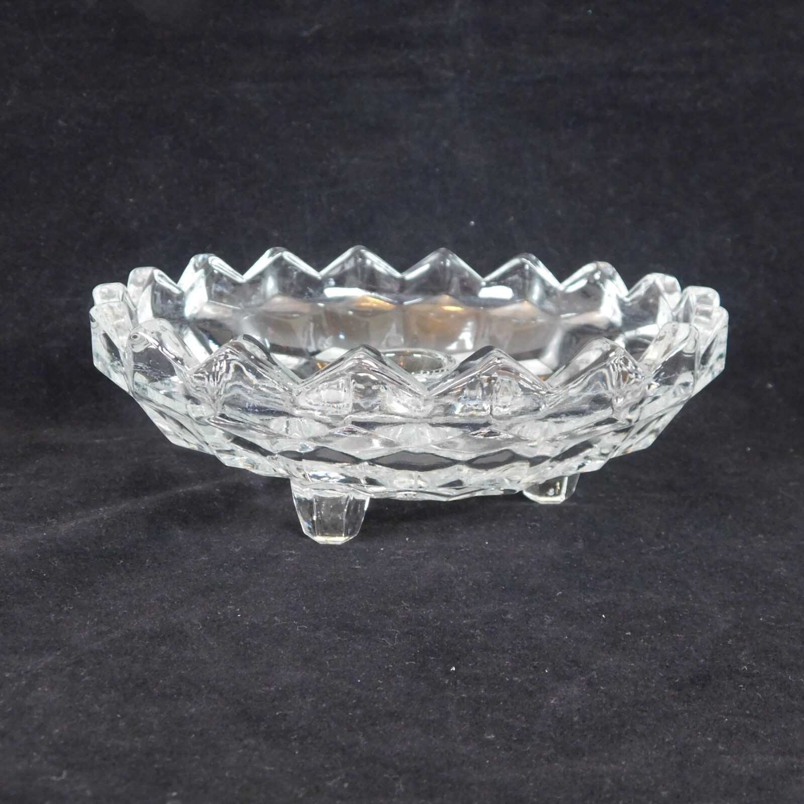 Colony Whitehall Clear Glass 3 Toed Flower Taper Candle Holder 6 1/4 in diameter
