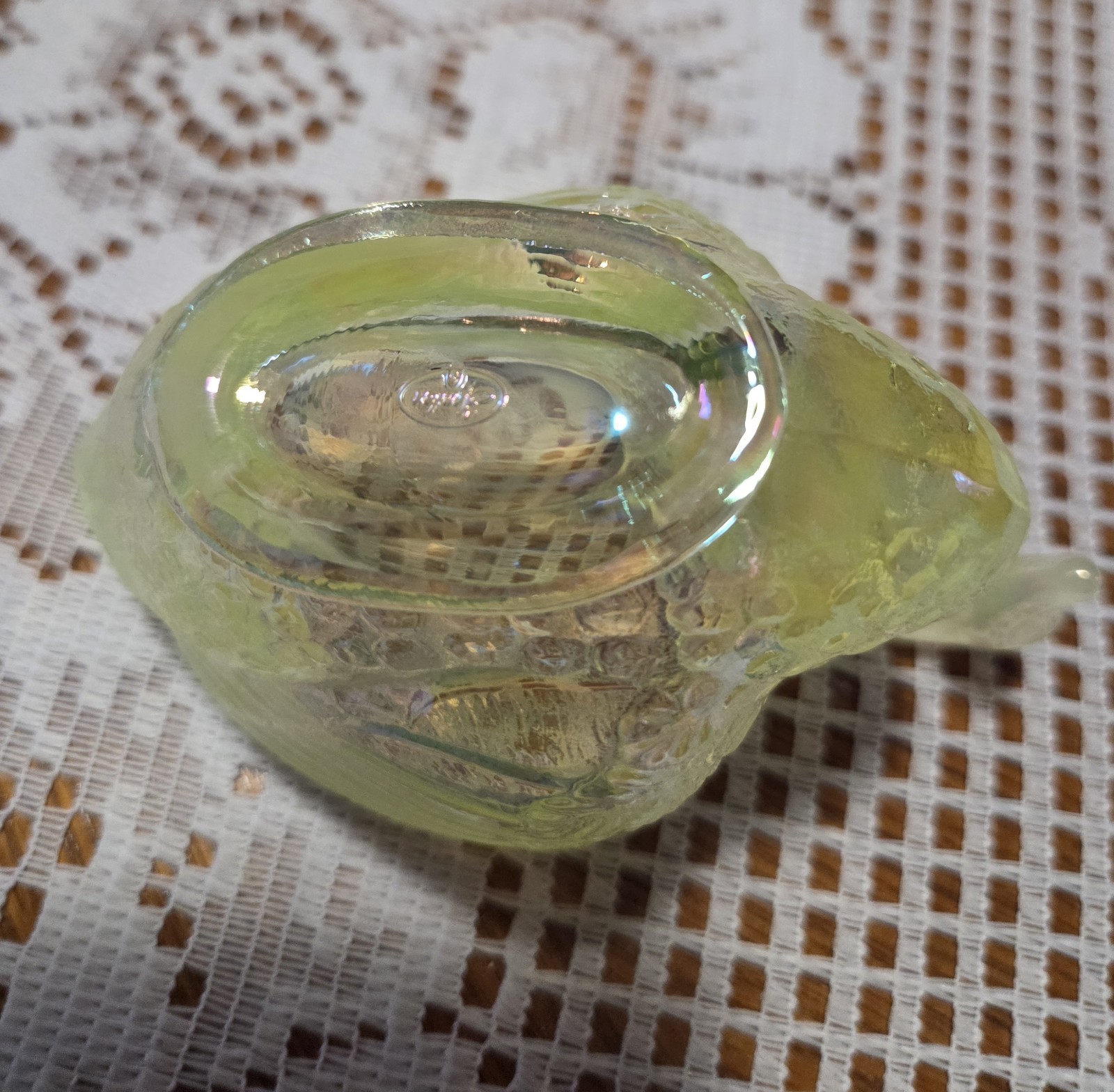 Fenton ~Yellow Opalescent Glass Swan~Vintage~Stunning
