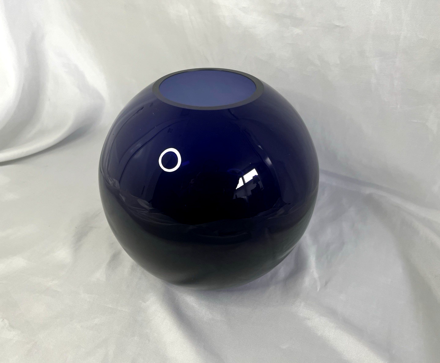 CRATE & BARREL Oasis dark purple art glass vase. Round. Poland. Heavy.