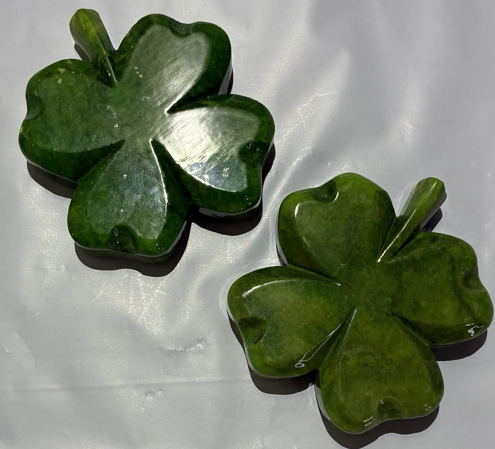 Vintage Carved Alabaster Ducceschi Four Leaf Clover Paperweight 3.25” Italy X 2