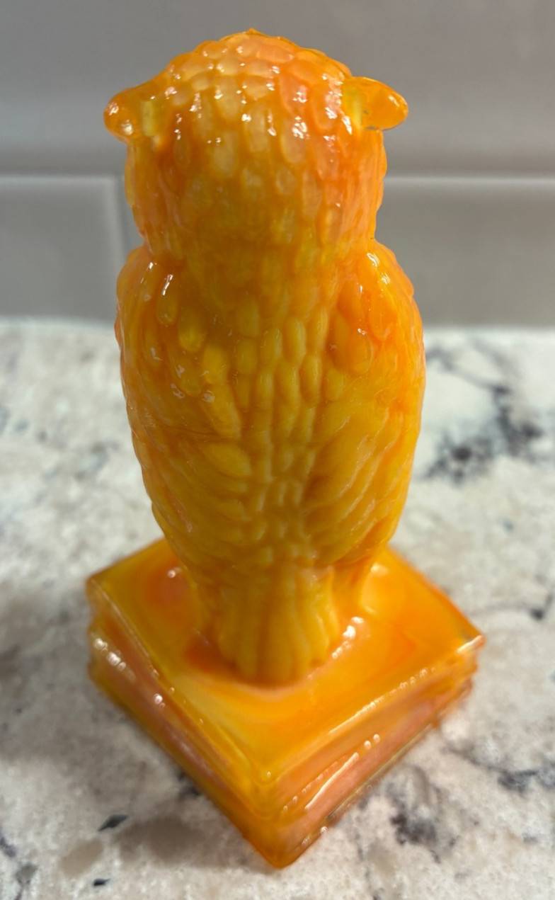 Vintage Degenhart Glass Orange Tangerine Wise Owl on Books Figurine Paperweight