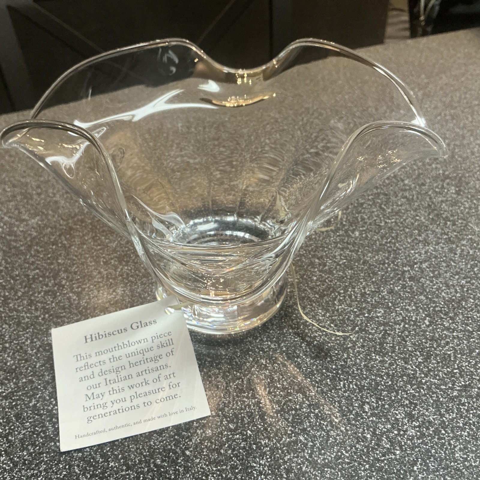 Vietri Hibiscus Mouthblown Candy Dish Centerpiece 7.25″ Wide Made in Italy NWT