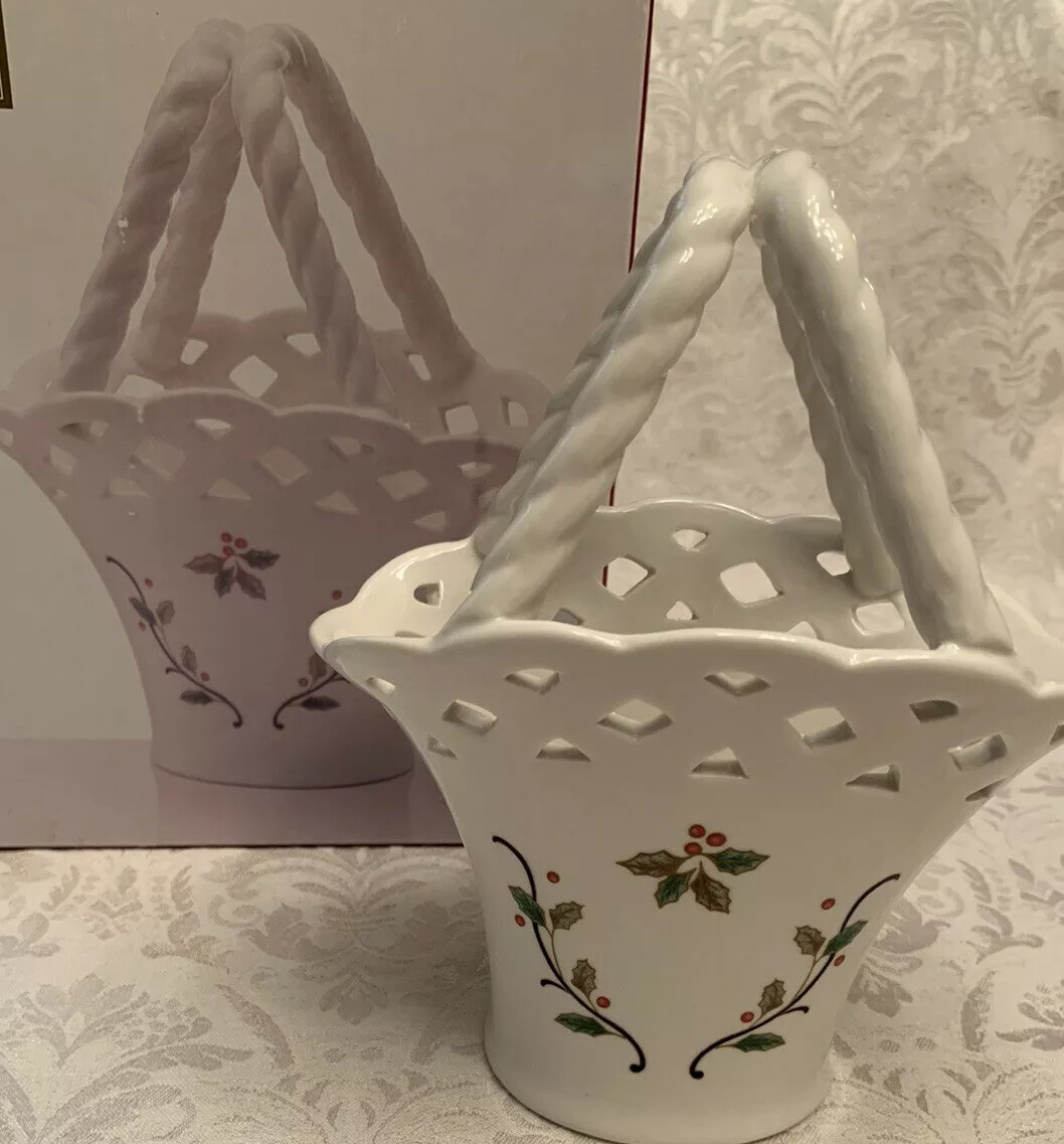 MIKASA Christmas Holly Berry Holiday Lace Porcelain 7 1/2″ Basket NIB