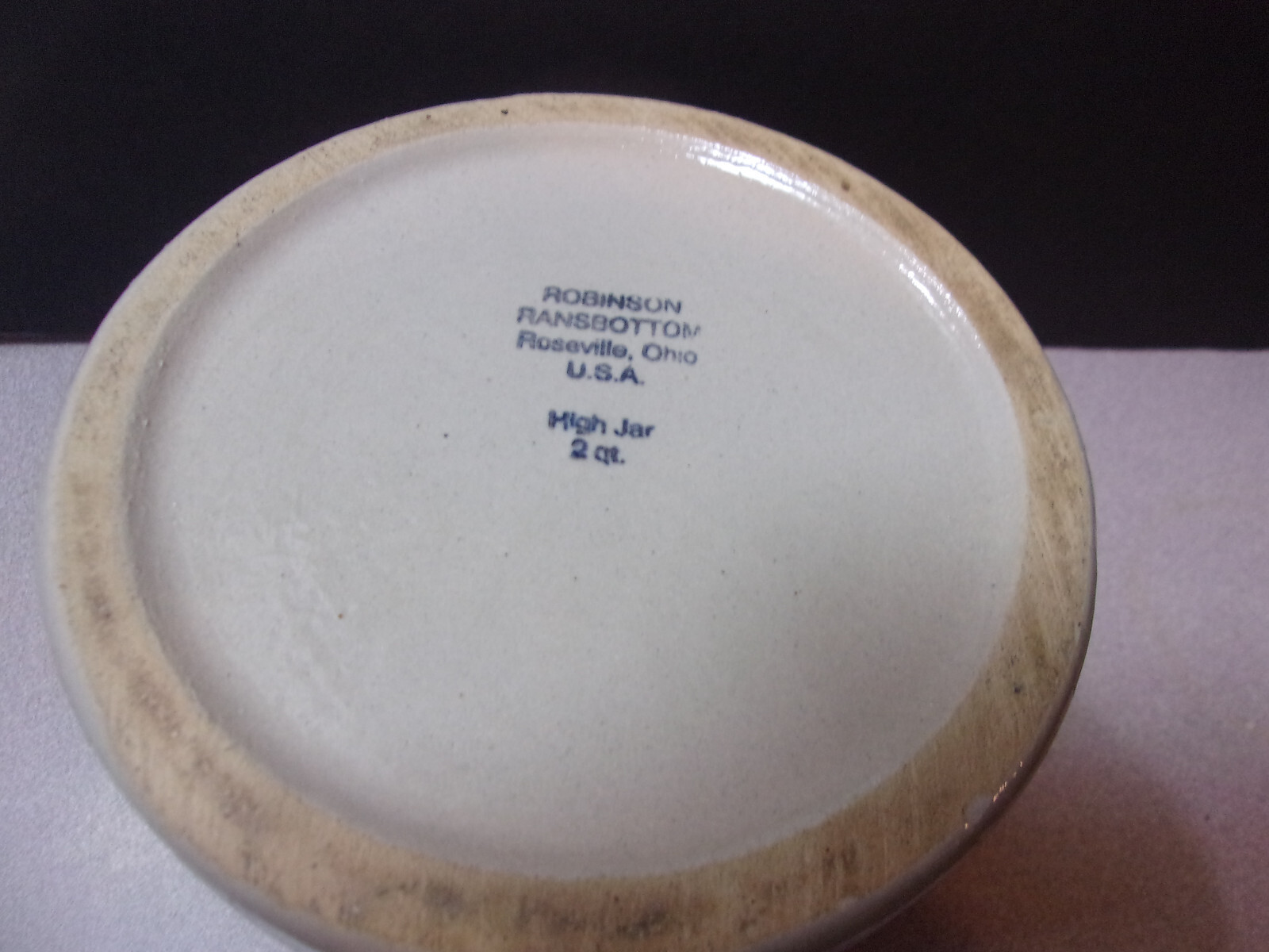 Robinson Ransbottom Roseville, Ohio 2 qt Crock w/ Floral design pottery 6″