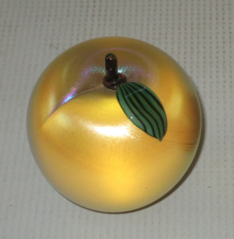 Orient & Flume – Gold Iridescent Studio Art Glass Paperweight – Apple Fruit