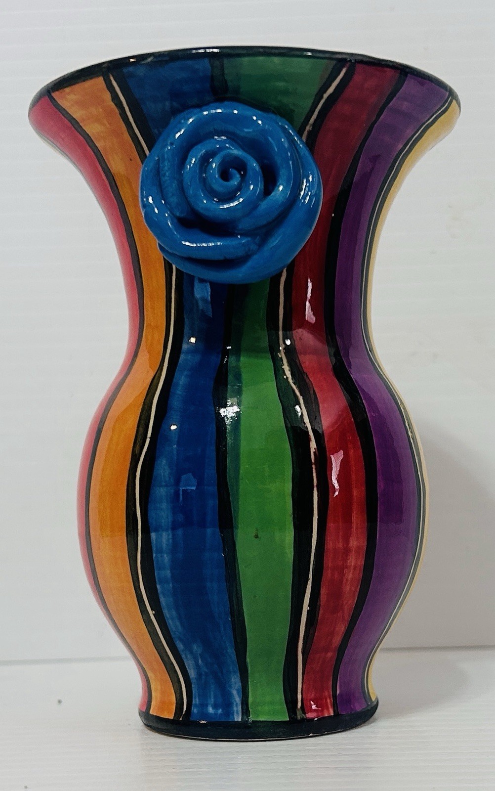 MARY ROSE YOUNG Signed WHIMSICAL multicolor posey flowers 5″ vase MINT England