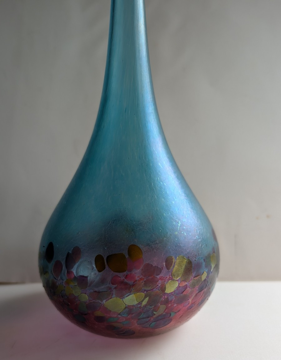 Robert Held Art Glass Signed 9 1/2″ Iridescent Blue Purple Tear Rain Drop Vase