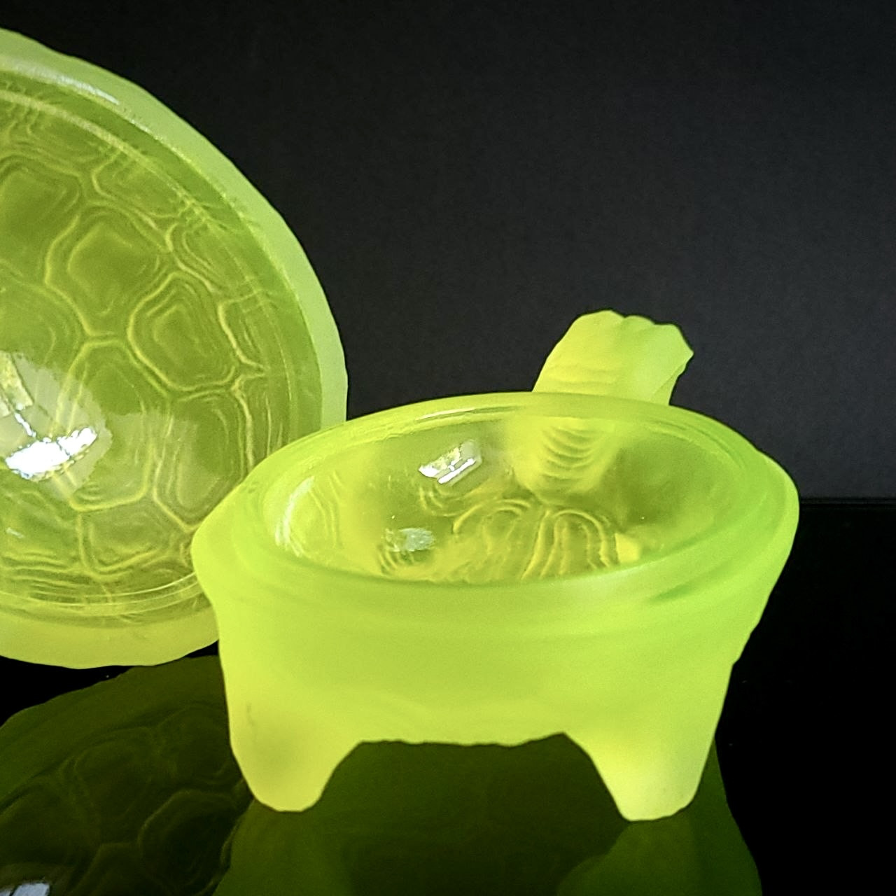 Uranium Glass Trinket Box Turtle Art Deco Vaseline Yellow Frosted Glass Box