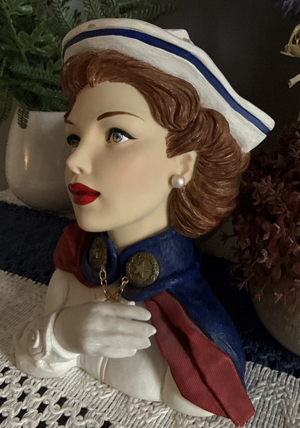 CAMEO GIRLS DULUXE LADY HEAD VASE ABIGAIL 1942 “WWII NURSE” # 1025/1500 EUC