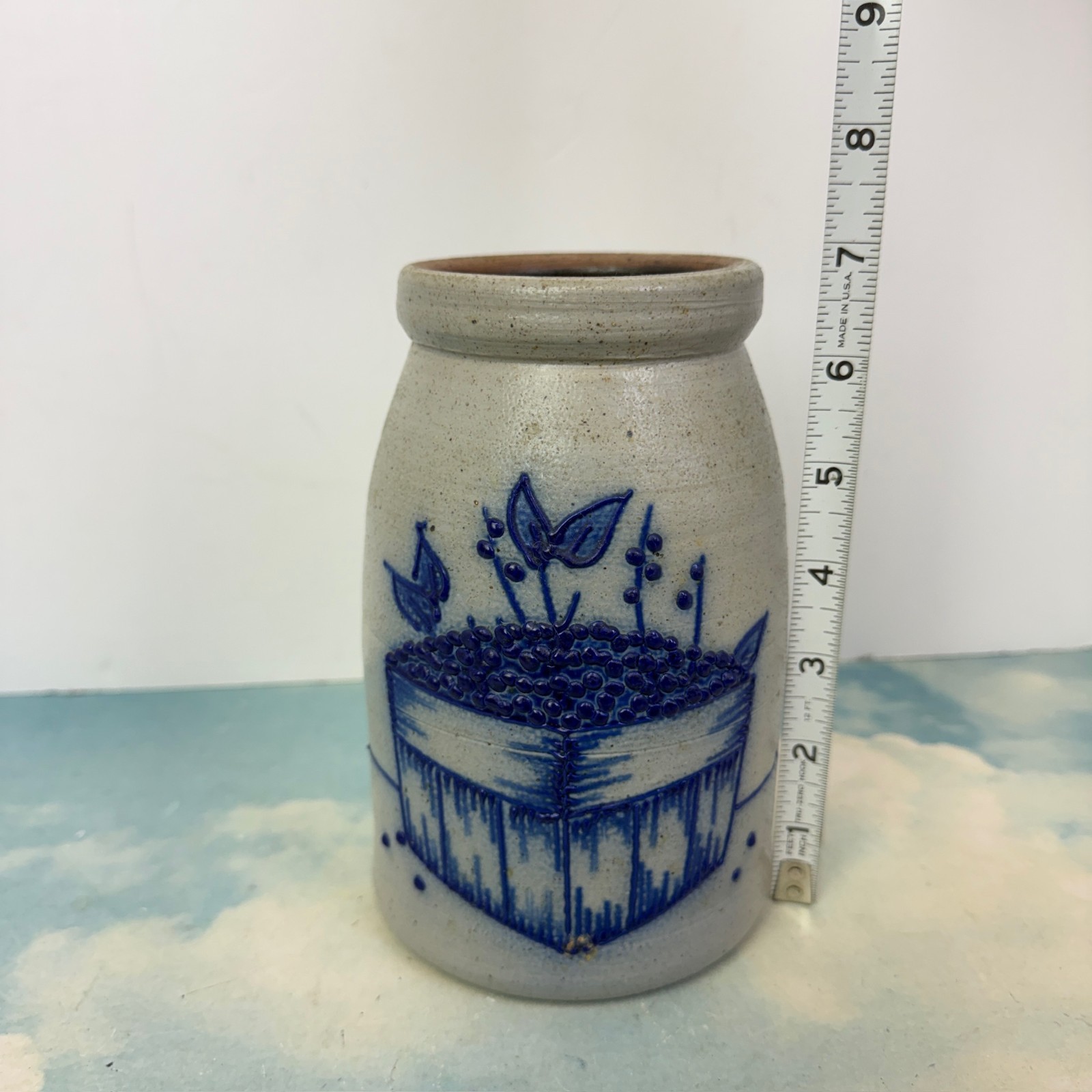 VTG Salmon Falls Stoneware Pottery Undated Basket of Blueberries 6.5” Crock Vase