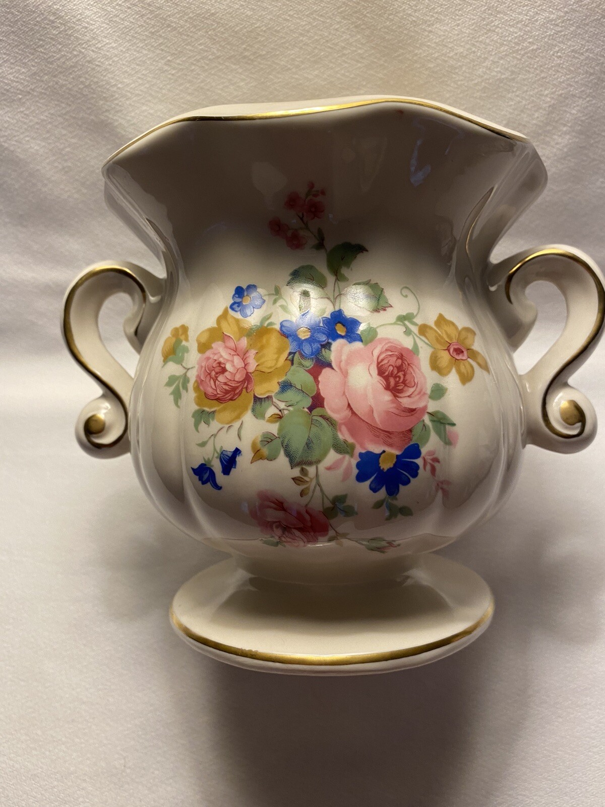 Vintage made USA pottery flowered decor planter w/handles