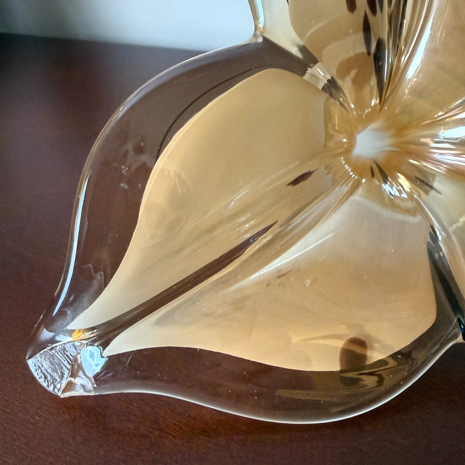 Murano Style Hand Blown Art Glass 3-Petal Flower Spiral Stem Amber Brown Sculptu