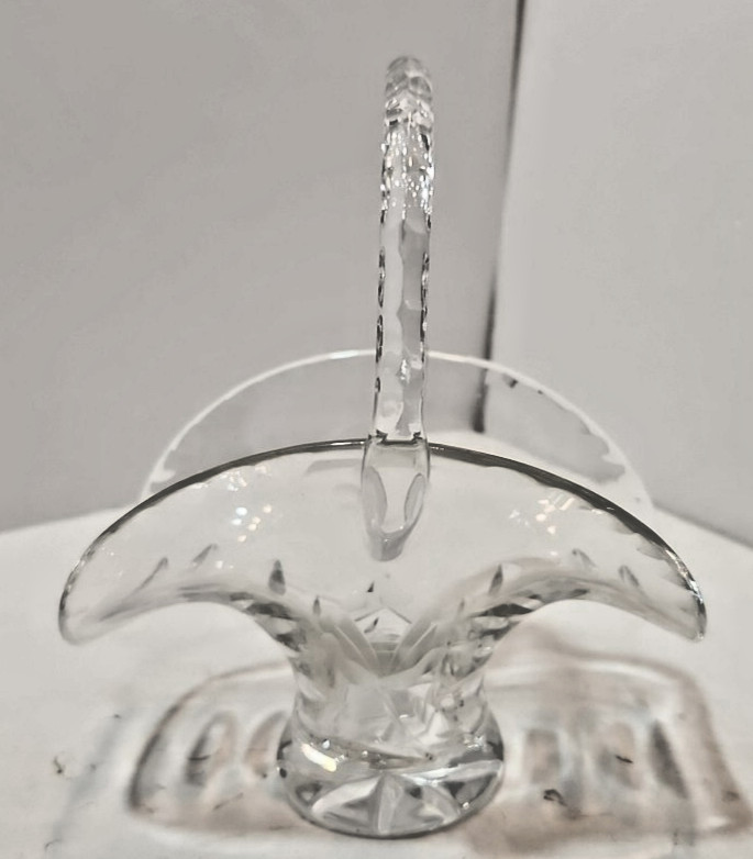 Vtg Crystal Glass Brides Basket W/Handle Etched Wheel Cut Flower Floral 5.5″