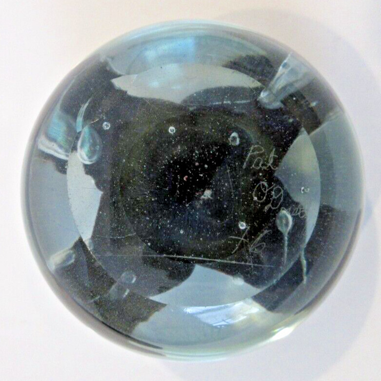 VINTAGE Black Dahlia Flower Paperweight Iridescent Glass – SIGNED Pat O’Dowd 76