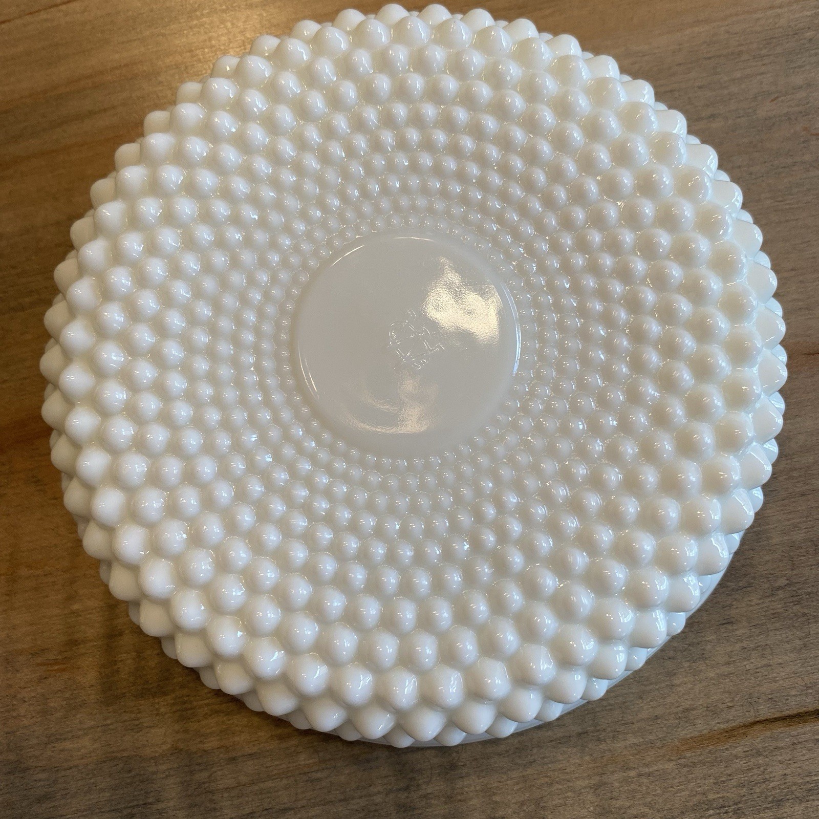 Vintage Westmoreland Milk Glass American Hobnail Pattern 4.5″d Round Ashtray