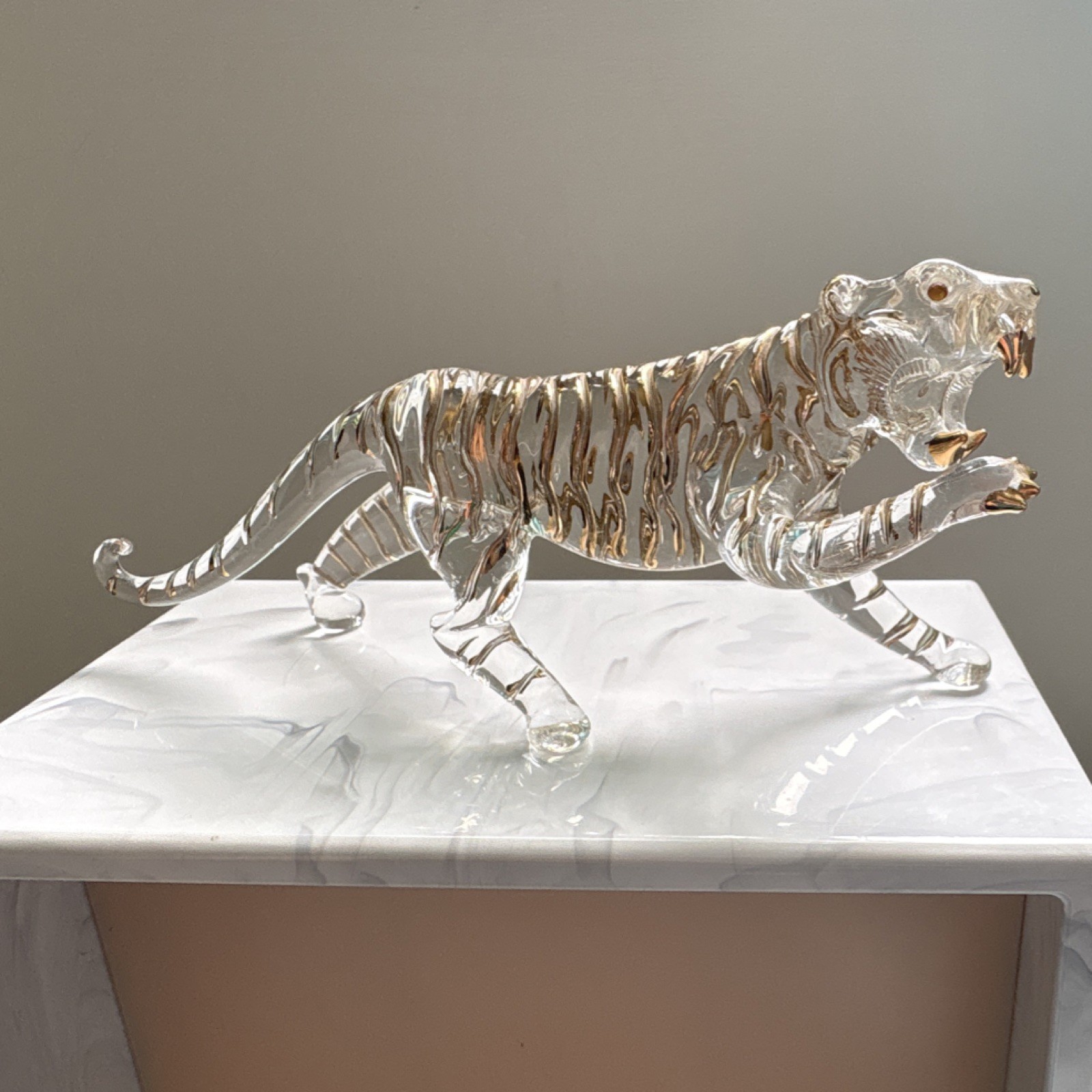 Japanese Detroit Gold Glass Tiger Art Glass Figurine Decorative Collectible