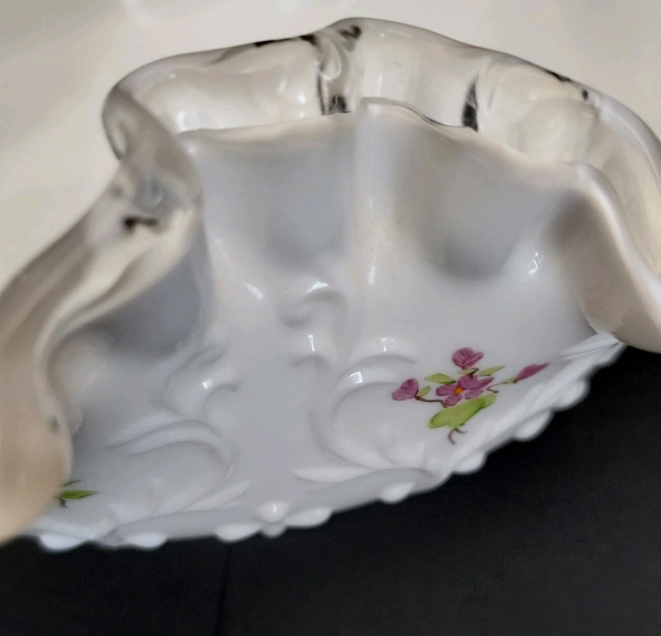Vtg 8″ Fenton Silver Crest Spanish Lace Milk Glass Violets in Snow Basket Signed