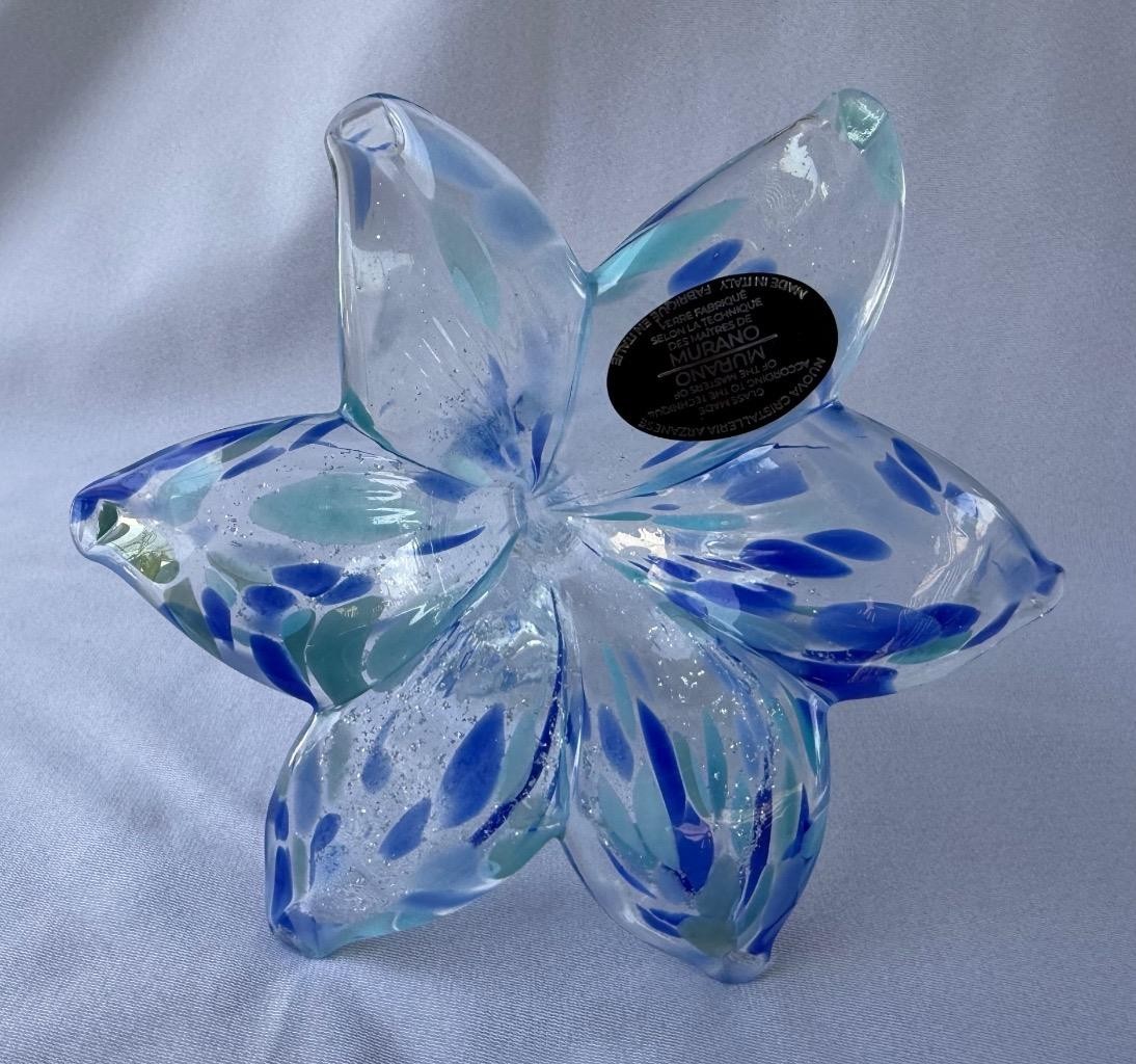 Genuine Italian Flower Blown Glass Murano dark and light blue Italy 713