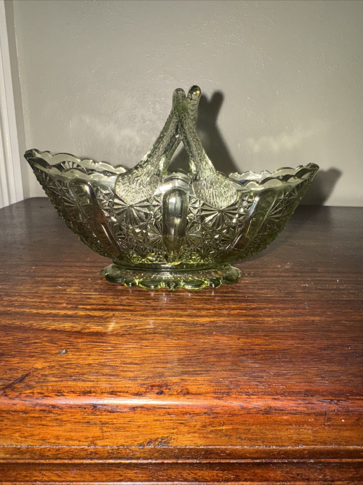 Vintage 1960s Fenton Art Colonial Green Daisy & Button Split Twig Handle Basket