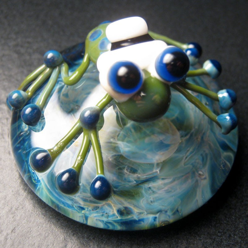 Boomwire – Glass Beach Frog mini paperweight lampwork handmade contemporary