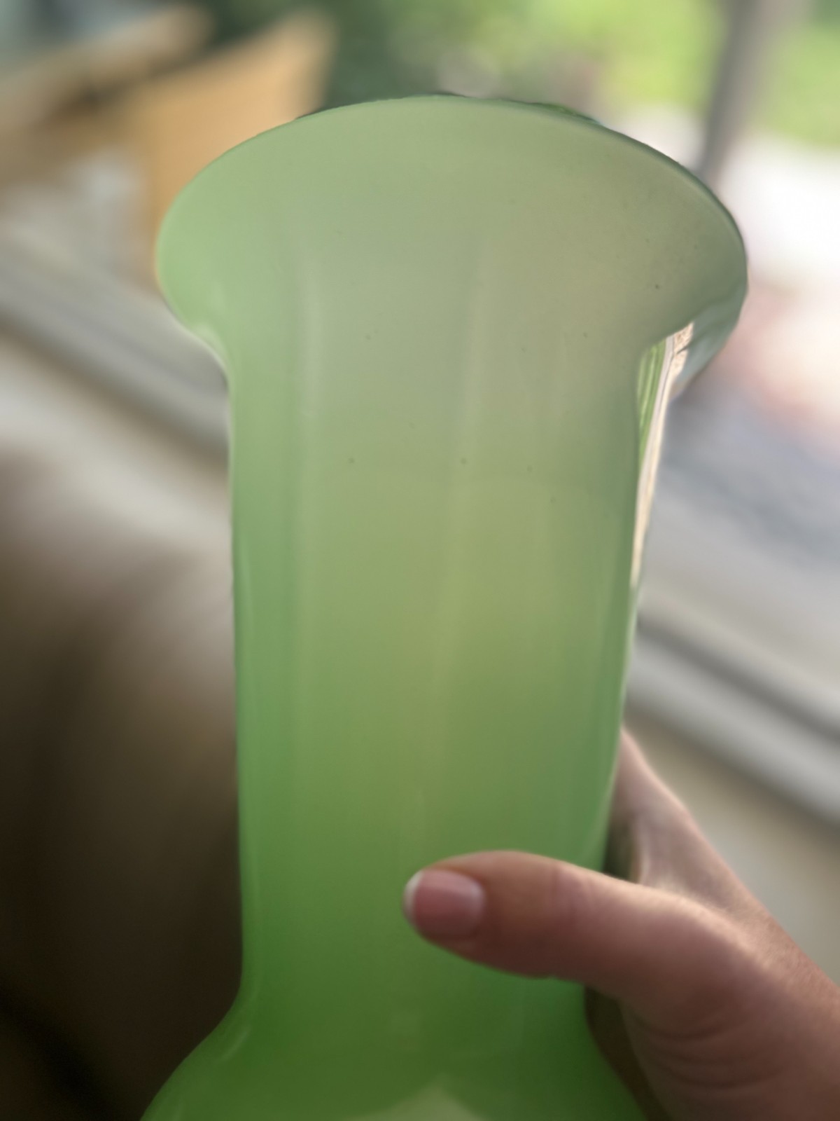 Rare Fenton jadeite/clambroth/jade green large vase #184 unmarked