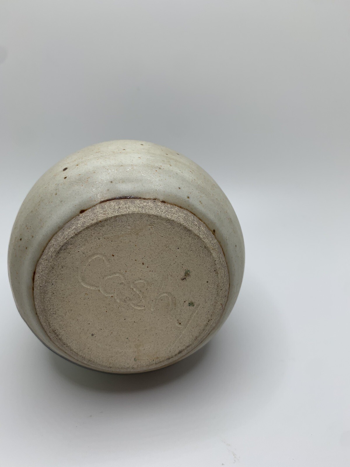 HANDMADE STONEWARE POTTERY VASE 4.75 INCHES TALL SIGNED CASHY