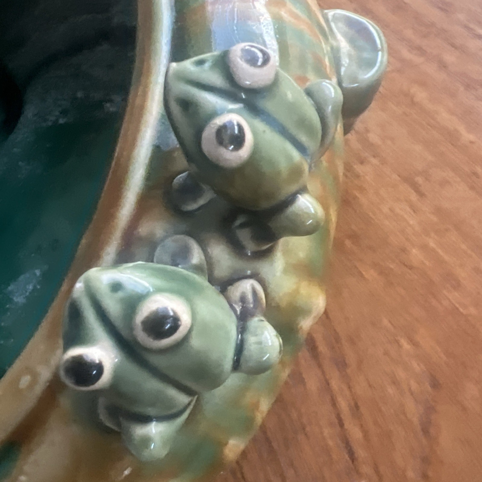 Vintage Majolica Style Glazed Bowl 8 Frog Large 13” Wide Mid-century