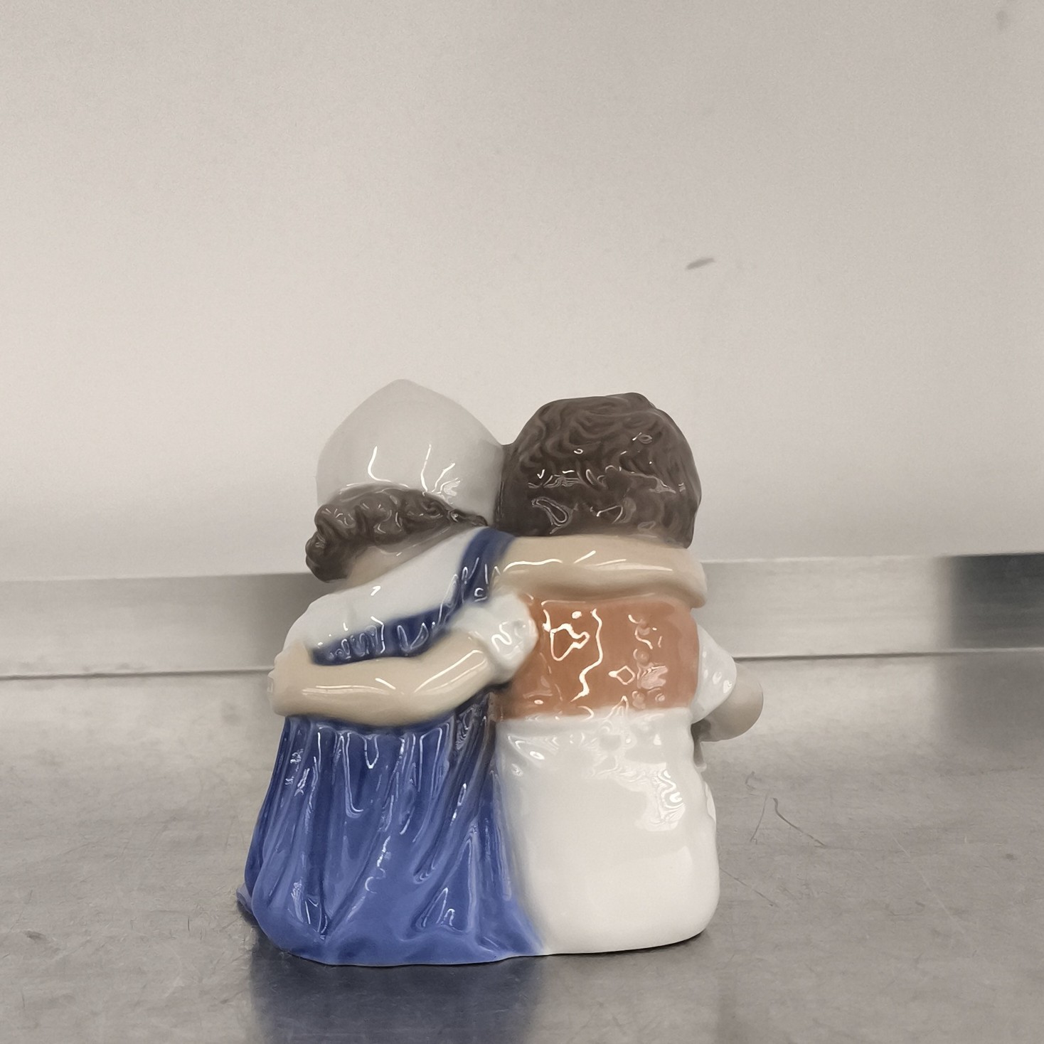 Bing & Grøndahl Porcelain Figurine Children Reading MPN 1568 Signed 1976
