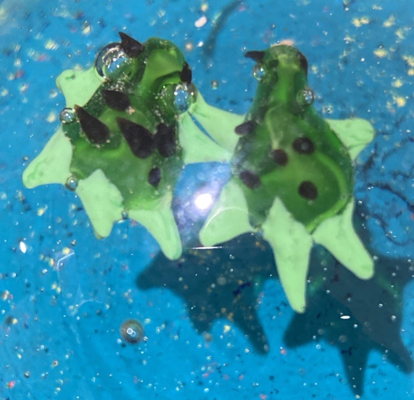 Vintage Art Glass Sea Turtle Paperweight Figurine Controlled Bubble Ocean Scene