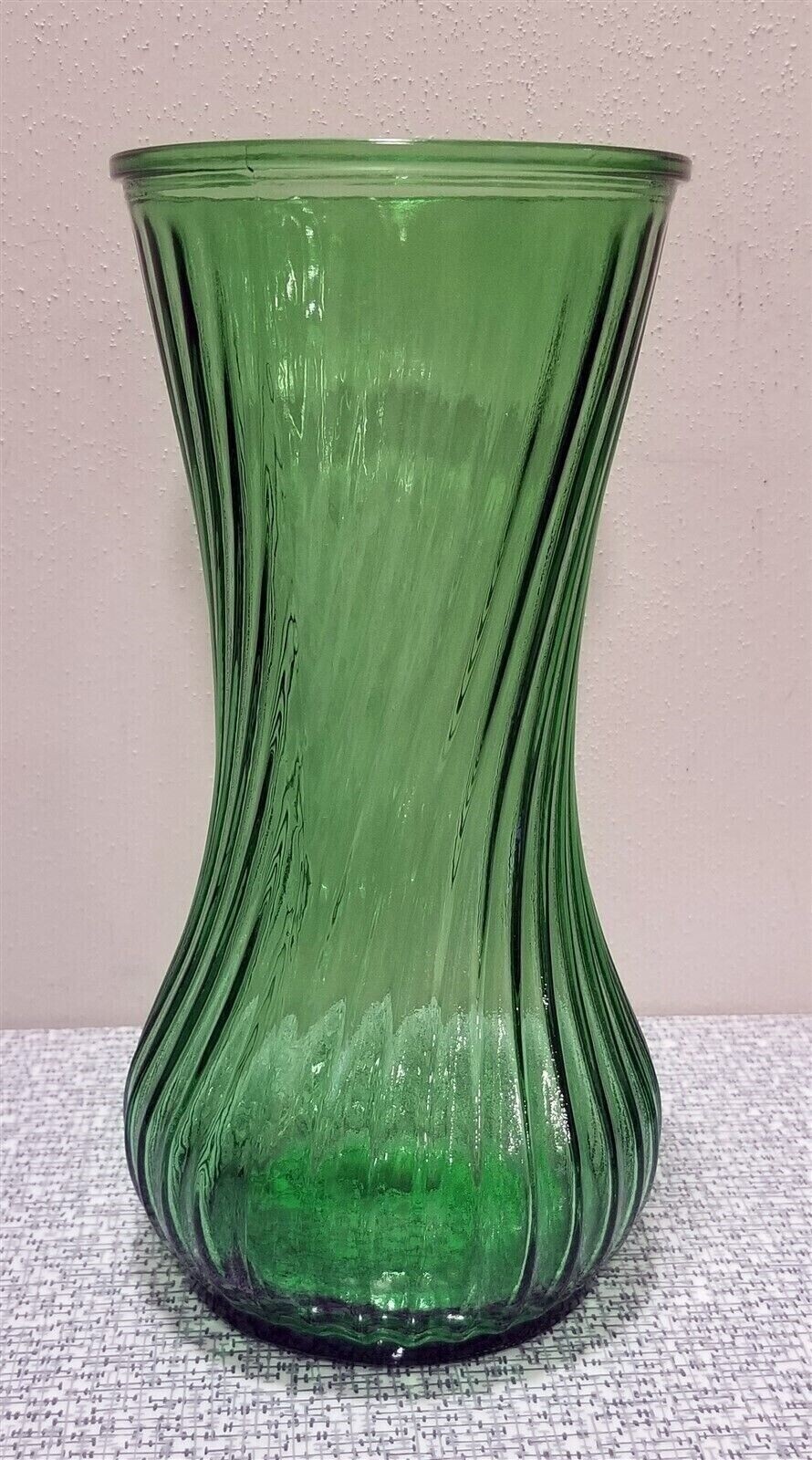Vintage HOOSIER GLASS Emerald GREEN Ribbed SWIRL 9 ¾” Flower VASE 4081 – 4091